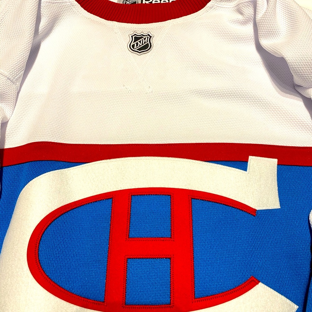 NHL Men’s Hockey Jersey (BRAND NEW)